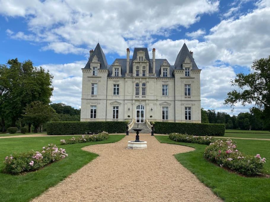La Fontaine-Saint-Martin Chateau Du Maurier מראה חיצוני תמונה